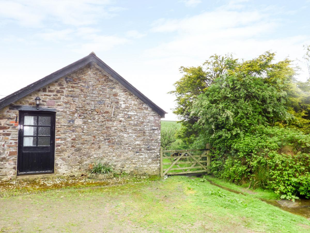 The Old Workshop Villa Knowstone Luaran gambar